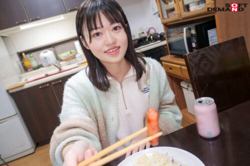 前回の撮影で処女喪失してから1ヶ月「セックスで気持ち良くなってみたい」と再出演！緊張しっぱなしの初デートに密着！リラックスできるよう2人きりにしてみたらいちゃいちゃエッチにハマっちゃったみたいです 小森はるき（21）
