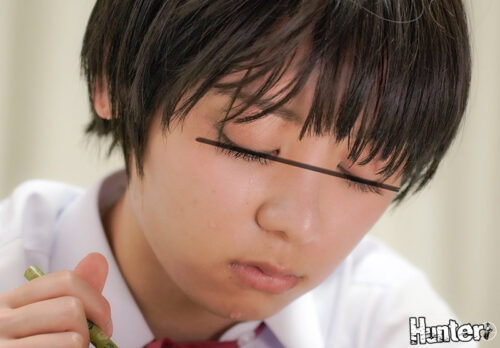 わたしなんてどうなったっていいか…人生に絶望し未来に何の希望も抱かない自暴自棄女子○生はおじさんにされるがまま何度も何度も抱かれまくる