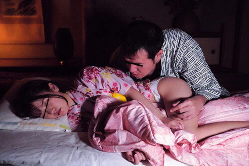 義父や兄、まさか帰り道に拉●レ●プされる貧乳ロ●―タ美少女 ゆい