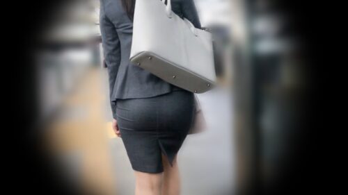 
 「【H巨乳に通勤中出し】電車で痴●。乳をもてあそばれ→中出し、昼休みはパイズリ奉仕、仕事終わりに激ピストンで千切れそうなほど暴れまわる爆乳。終日フル稼働の働くおっぱいへ3射精！」