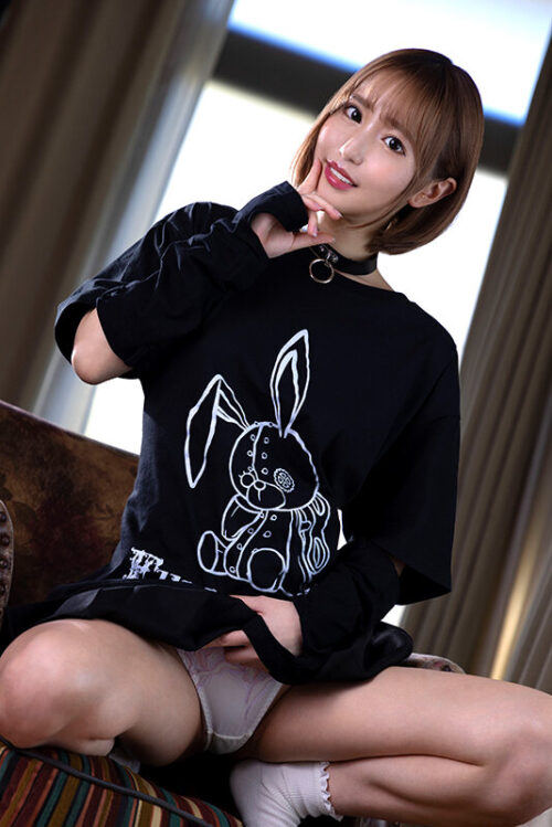 【VR】這いつくばらせてアゲる。高身長キレカワ美女に見下され、理性という理性がバグるまで犯●れたい。百永さりな