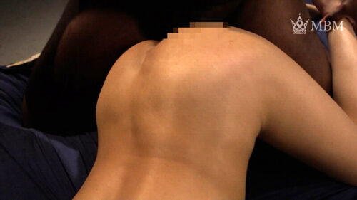 黒人3人組に拉致監禁され壊れていくセレブ妻！顔よりデカい黒い棒でカラダを貫かれ精神も膣もアナルも壊れて…