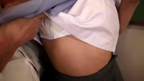 人気の無くなった学校で、あの娘と…。 有栖るる