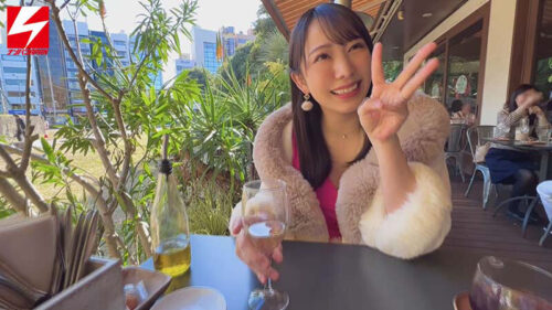 押しに弱めなセレブ人妻と日帰りドライブで行くW不倫4発中出しホテルデート セックスレスのせいで抑えられていたメスの本性爆発！
