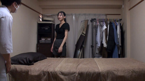 媚薬オイルマッサージ 痴●盗撮＆中出し素人娘VOL.41 超強力媚薬を配合したマッサージオイルを施術中に知らずに塗りこまれたオンナは、身体の火照りに驚き、チ○ポを欲しがる自分に戸惑い、垂れ出したマン汁に恥ずかしがりながらも生ハメ中出しまで欲してしまう！