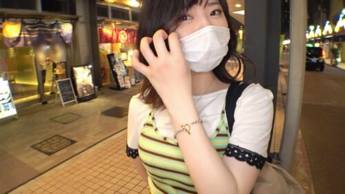 
 「マジ軟派、初撮。 1813 月島のもんじゃストリートで出会った学生と夜景のキレイなホテルで…。超潮吹き体質！手マンで何度も何度もスプラッシュ！敏感すぎるオマ●コに巨根にトドメを刺され大絶頂！」