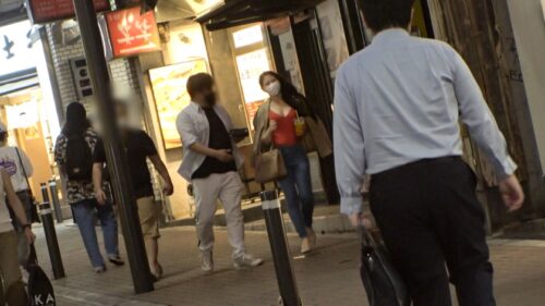 
 「マジ軟派、初撮。 1682 渋谷ナンパで一緒に飲んでくれるお姉さん発見！ホテルに連れ込み、魅惑の胸元に手を伸ばす…。絶え間ない快感に呆けた表情がセクシー♪」