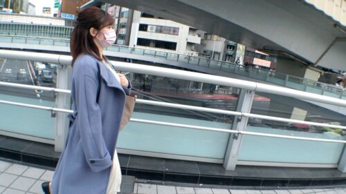 
 「マジ軟派、初撮。 1777 恵方巻と一緒に巨根を差し出すと彼女の興味チ●ポの方へ！久しぶりのSEXに高揚する体！白くて大きなお尻がエロすぎてたまらんムッチリボディが最高♪」