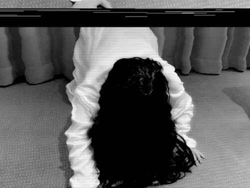 【本当にあったエロいのビデオ】テレビの中から出てきた女の子を目隠し拘束電マ責めで逝かせてあげました（貞ちゃん・20歳）【特典映像・主観動画付き】 コスプレハード