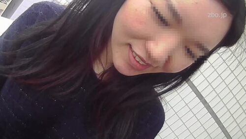 同僚の女性と職場で「くすぐり・くすぐられ対決」ブラジャーまで見えちゃいました 同人動画