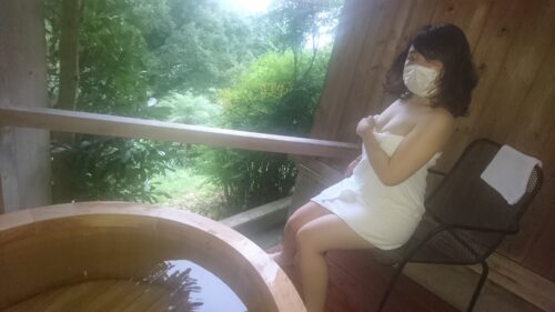 顔出しNG・中出しOK 就活中のワケアリ女子大生なつきちゃん（２１）大学ではヲタサーの姫的なSEX大好き色白娘と伊豆の温泉デートでしっぽりハメ撮りナマSEX 同人動画