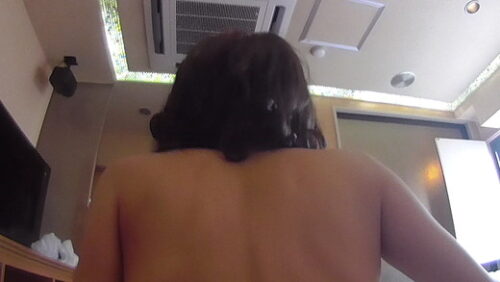 ウェアラブルカメラの目線映像で背面座位【素人個人撮影・スレンダー人妻】 同人動画