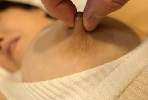 母淫 熟れたデカ乳の隆起したデカ乳首吸いたくない？