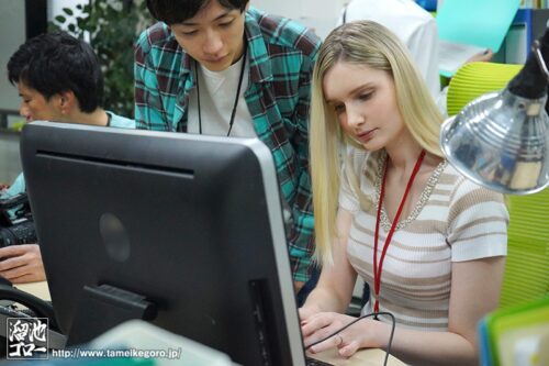 Applied for Video Production Part-Time Job at Adult Video Company: Married Woman's AV Debut - Lily Heart