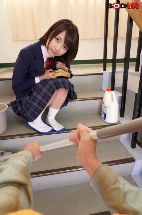 【VR】【サイレント レ×プVR】ロッカーの中に引きずり込み●す 戸田真琴