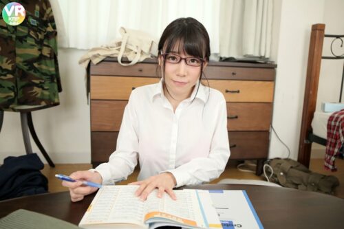 【VR】＜超高画質・60fps＞真面目で地味な家庭教師を媚薬入りアロマでエロ覚醒！！もちろん連続生中出し。 富田優衣