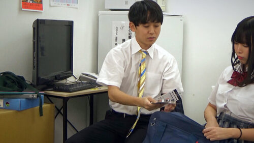 ●校生盗撮 罪の代償をおま○こで払う、コンビニ万引きマンチラJ系