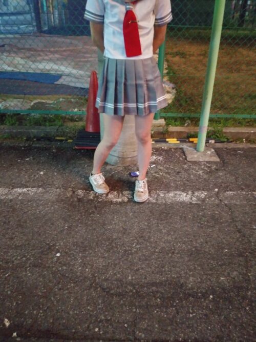 客引きアニコスコンカフェ店員に車内手コキしてもらった コスプレハード