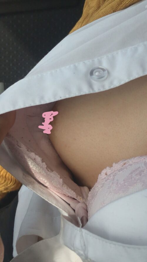 【侵入**】 目を開けるのが精一杯の抵抗。恐怖で固まってしまった彼女の可愛い乳首❤ 同人動画