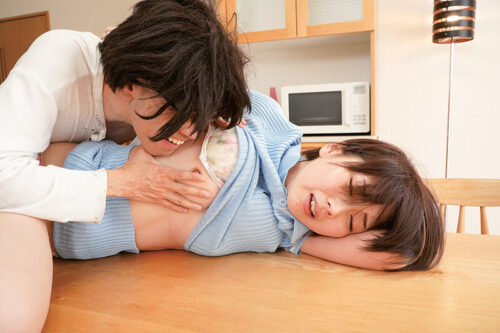 義理の息子にレ●プされ精子中毒の奴●になった継母 香椎佳穂