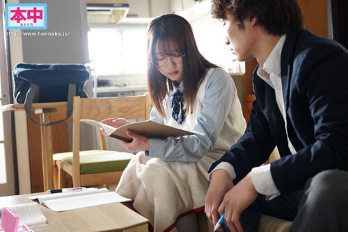 田舎から帰省したら昔は地味だった学級委員長のあの娘が豹変してた! 1泊2日で10発中出しするまで何度も勃起させちゃうヤリマンGALビッチとの思い出 二葉エマ