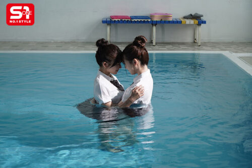 夏期講習さぼり、彼女の親友2人組と昼間っからアンアンチュパチュパペニスとろけるような背徳3Pに没頭した思春期。