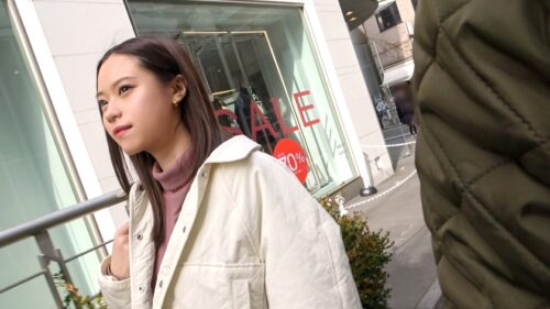 
 「マジ軟派、初撮。 1771 【まるっと肉厚いい美尻】広告代理店に務めるバリキャリ美女をナンパ！「強引に来られると弱いかも…」なんて言われたら黙っちゃいられない！部屋に二人っきりにさせて男優に口説かせると即堕ちしてSEX！」