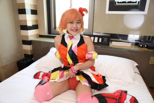応募で来た娘は寝取られ好きな彼氏の為に汚いおっさんとSEX！嫌々かと思いきや男優とのHに期待があった様でめっちゃ楽しんでるｗ彼氏に悪いと思わんのか？まいなちゃん コスプレハード