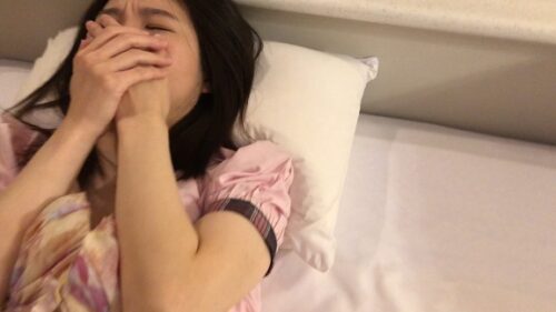 【初撮り】色白スレンダーJDとコスプレえっち - 先週まで処女だったリサ(18)ちゃんに無理矢理中出し 同人動画