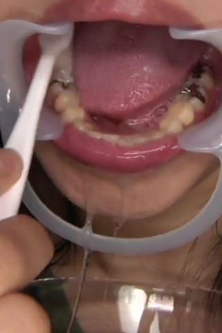唾液たっぷり！お酢で舌と歯磨き  銀歯あり！ 同人動画