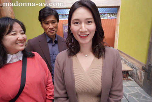 8K VR: H-Cup Reiei Kimura's First VR - Hot Spring Trip