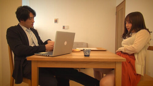 ニンゲン観察 真っ昼間から夫のお抱え税理士とお茶の間不倫SEXに溺れる淫乱若妻