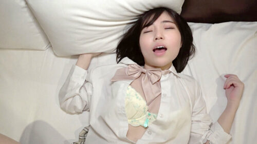 パコ撮りNo.94 「ゴムしないと…ゴムしないの？」と綺麗な脚を撫で回し2人で楽しもうとキスをして生チンを挿入されたJ●に連発中出し！