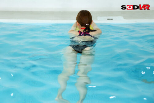 VR Swimming Lesson: Aroused by Instructor's Swimsuit