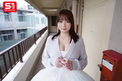 【VR】隣に越してきたモラハラ夫から身を隠す訳アリ巨乳人妻‘めいさん’とたった一度だけ身を寄せ合い貪り合ったアノ夜 鷲尾めい