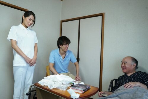 老人苦手だった妻が糞ジジイに寝取られ中出しされまくっていた 通野未帆