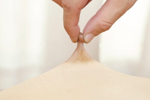 50歳以上熟女の敏感デカ乳首をとことん責めてイカせる