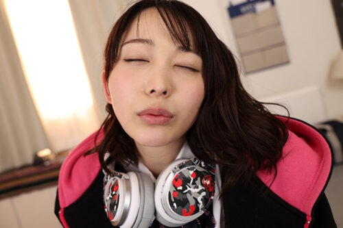 【VR】オタクに優しいギャルは存在したんだ！！クラスメイトのおしりと騎乗位がスゴすぎて… 弥生みづき