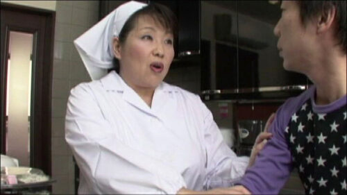 働く熟年おばさん職場で我慢できずに若いチ○ポを貪りまくる！ベスト4時間