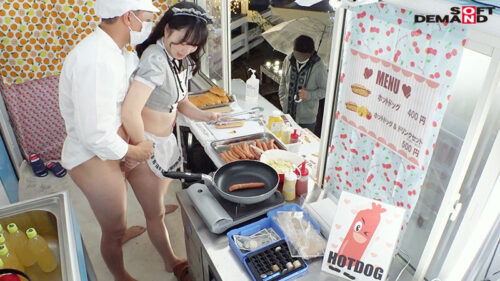 イルミネーションを見に来ていた冬休み中の女子大生さん 「半裸で移動販売してみませんか？」お客さんにバレないよう10分おきに過激になる下半身イジられミッションに耐えられるか！？