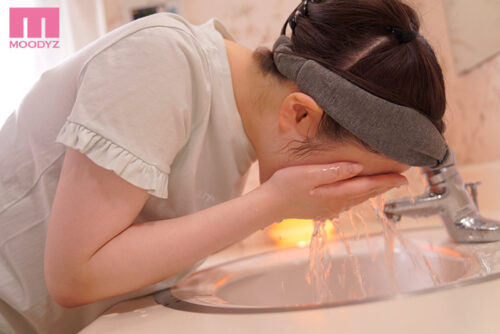 新人 石川県で育った美肌グランプリ第一位！肌年齢3歳の童顔可愛いベビーフェイス！ 肌と心がキレイな美少女AVdebut 八神未来