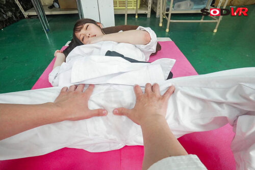 【VR】いつも厳しい空手部の先輩に「マッサージして」とコキ使われ、クリトリス集中刺激したら快楽堕ち！立場逆転！黒帯で拘束して、厳しくシゴいてやった。 羽月うらら