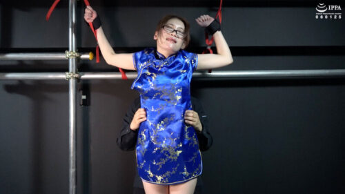 「腋の下が閉じられない立ち拘束くすぐり！ メガネのチャイナ秘書の体をビクビク震わせてみた」わかしラボ Vol.023- 3 桧山ゆりか