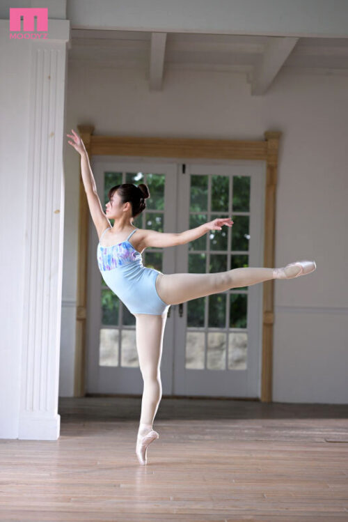 新人 21歳 あ、この子、育ちが良さそう。 清く、正しく、美しく 穏やか素朴お嬢様AVデビュー 北山憂