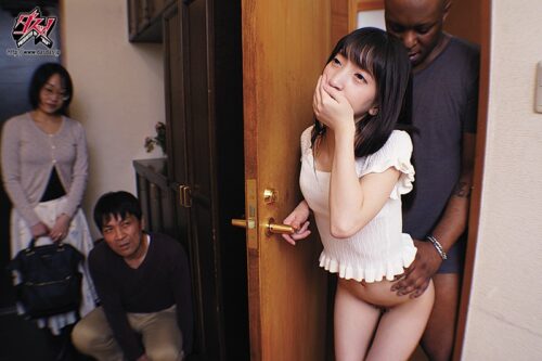 華奢スレンダー美少女な彼女がデカチンすぎる黒人親父に寝取られ種付けプレスされていた。 冬愛ことね
