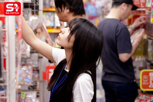 エロビ借りに行ったら、レジの女の子と人生変わるほど恋して、ヤりまくった。 浅野こころ