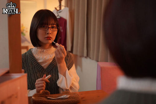 僕の姉は地味で控えめですが、眼鏡を外すと、絶世の美女で我慢できず迫ったら素股からの生挿入で初中出しをさせてくれました。 鳳みゆ