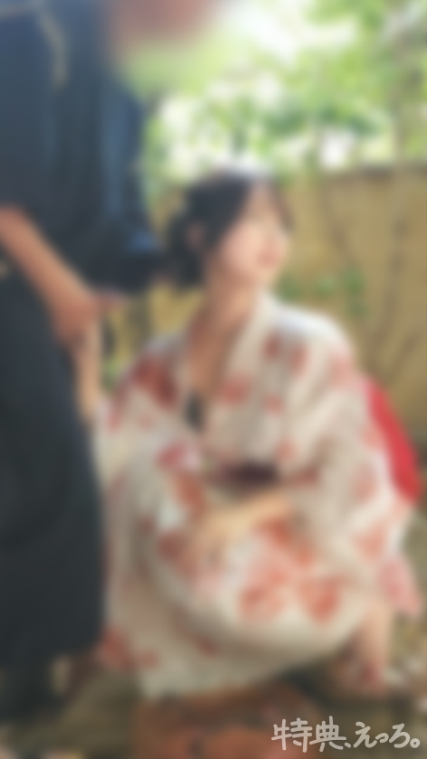 「俺と付き合ってると勘違いしてるこの子、イチャラブに憧れてるっぽいから「好き」って耳元で囁いたら、そのまま中出しOKしてくれる都合のいい超絶美少女。浴衣もベッドも潮でビチャビチャにしちゃう本物のビッチじゃん…可哀想に【特典映像付き】」