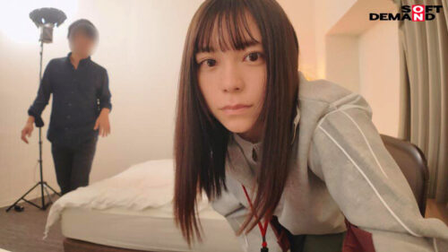 【特典版】SOD女子社員 制作部 中途1年目 岡島明来（24） 工口勉 初AV成果報告