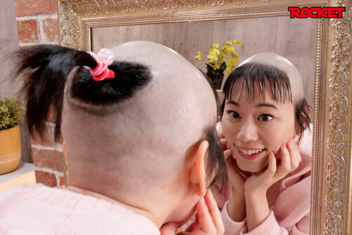 妄想アイテム究極進化シリーズ 無様エロ洗脳アプリスピンオフ ガチ丸坊主編 ~無様なスキンヘッドになる不幸が降りかかり洗脳が進むと羞恥芸も全力でやってしまう女に改変~